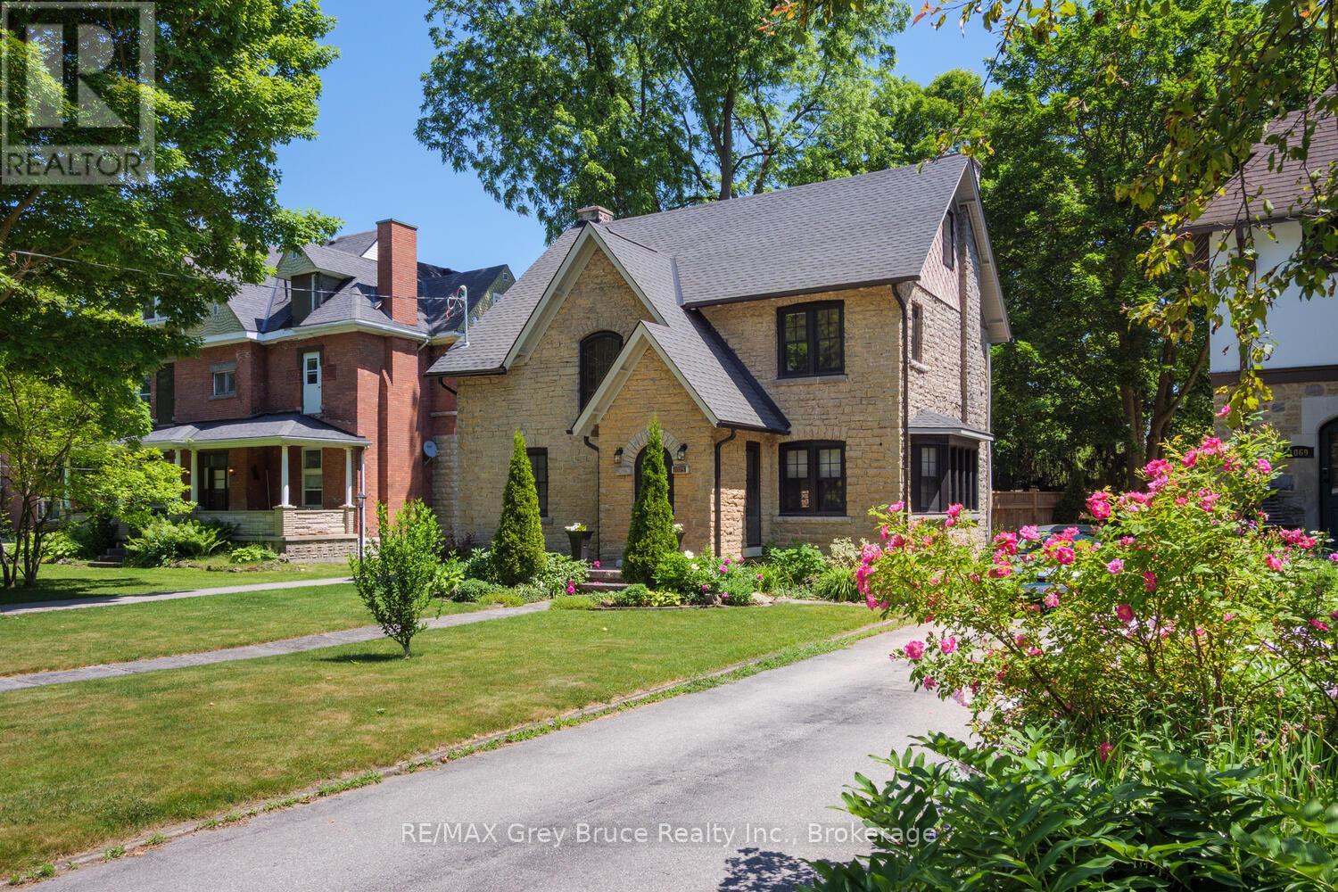 1075 4th Avenue W, Owen Sound, Ontario  N4K 4W1 - Photo 1 - X13114316