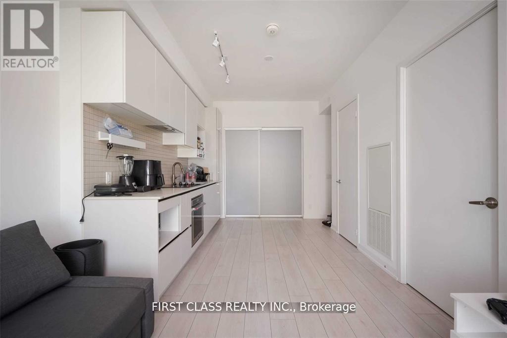 3703 - 950 Portage Parkway, Vaughan, Ontario  L4K 0J7 - Photo 4 - N13114336