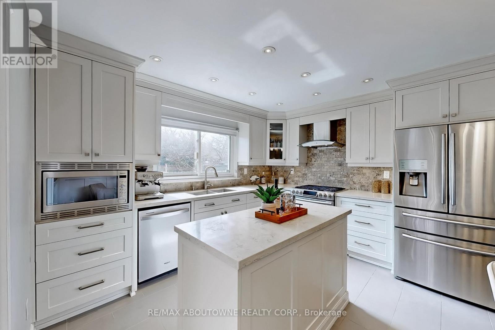 2362 Canso Road, Oakville, Ontario  L6J 5W6 - Photo 12 - W13114328