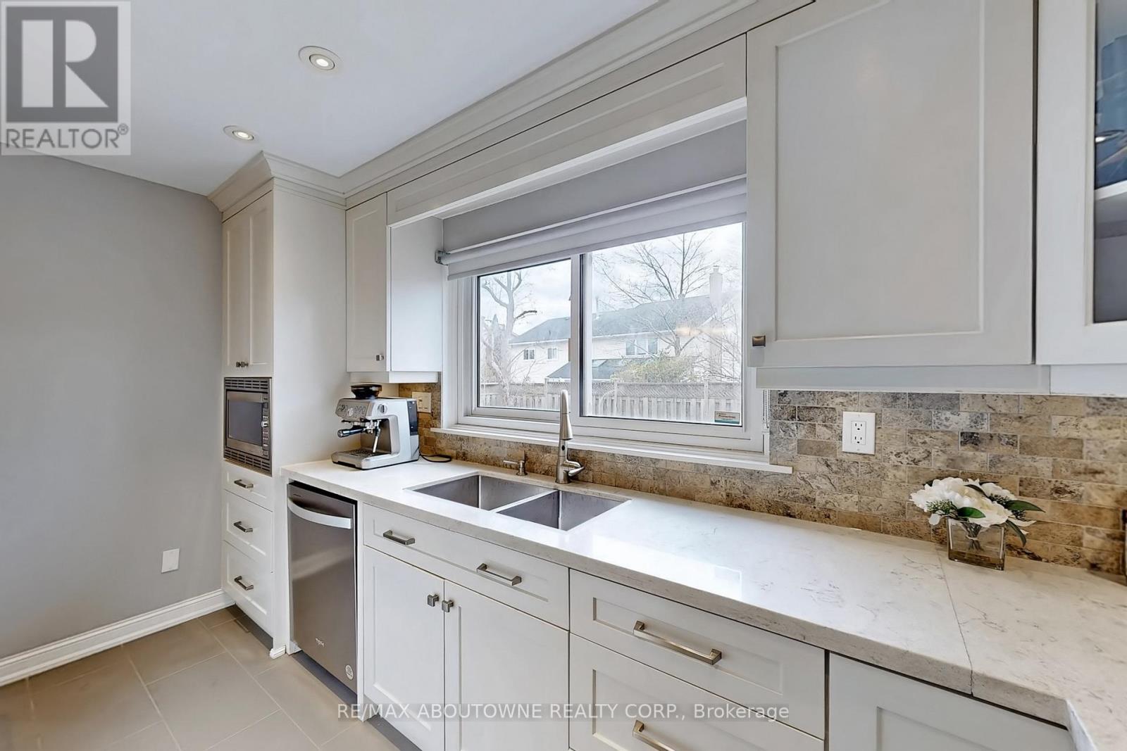 2362 Canso Road, Oakville, Ontario  L6J 5W6 - Photo 13 - W13114328