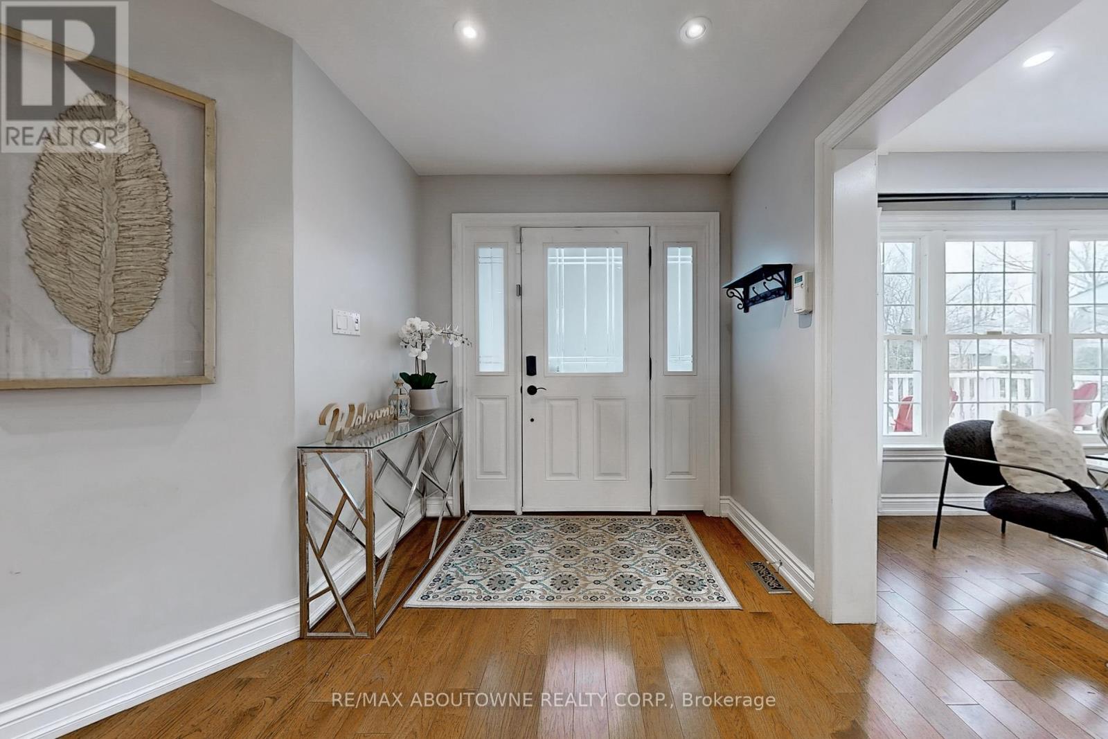 2362 Canso Road, Oakville, Ontario  L6J 5W6 - Photo 3 - W13114328