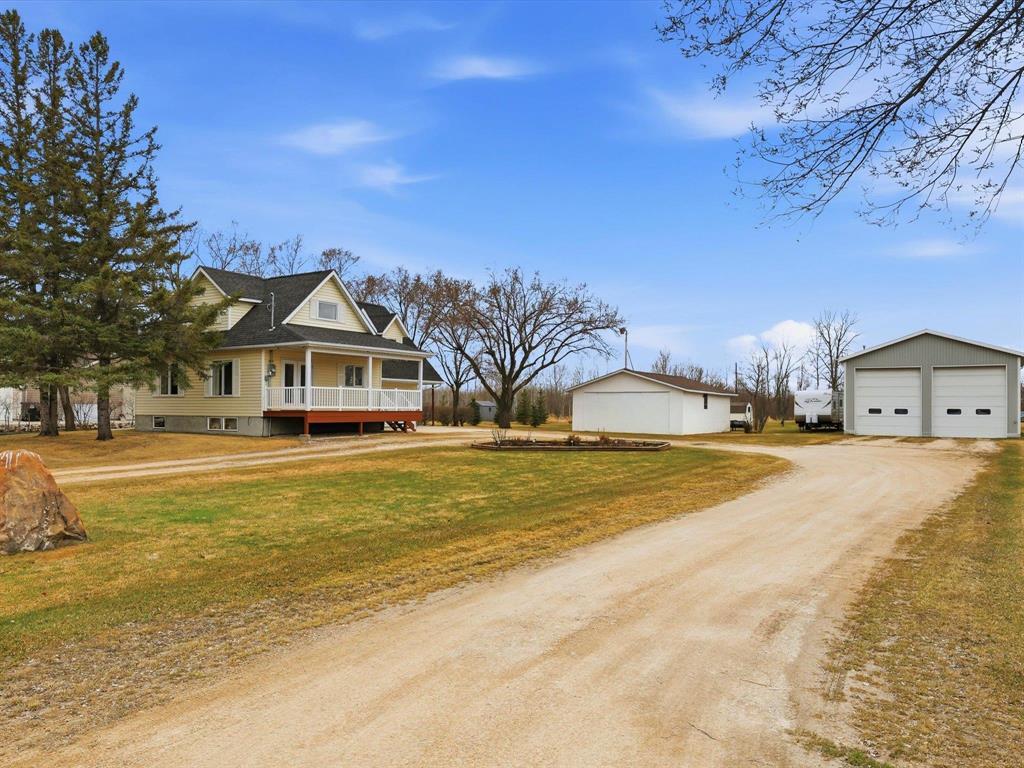 424 Rockwood Street, Steinbach, Manitoba  R5G 1Z9 - Photo 2 - 202608817