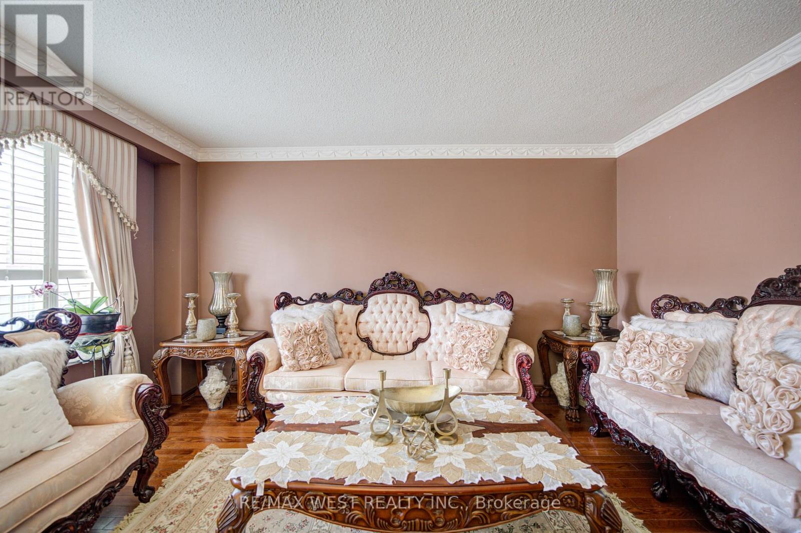 11 Danilack Court, Toronto, Ontario  M1V 4L8 - Photo 6 - E13112330