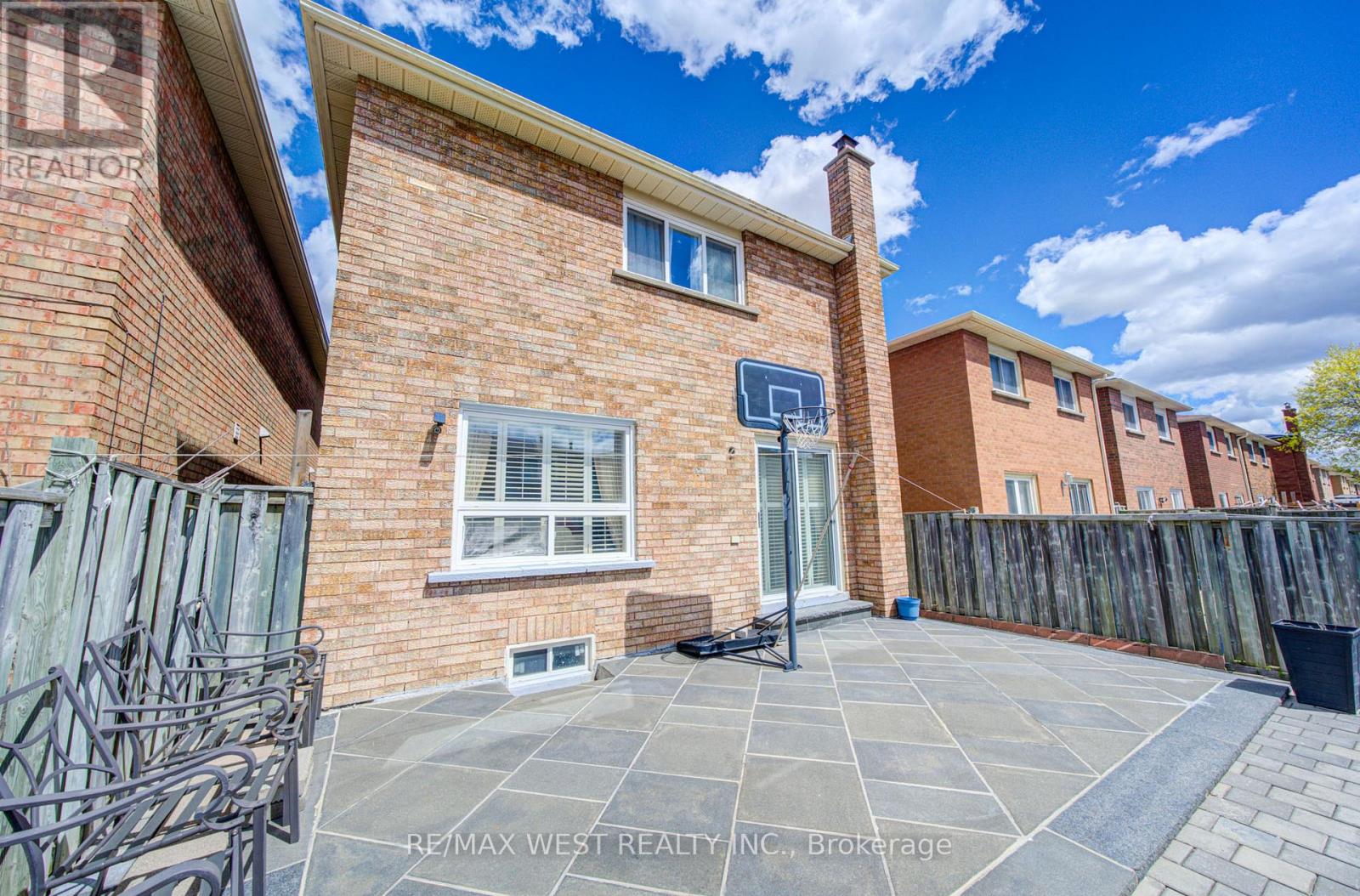 11 Danilack Court, Toronto, Ontario  M1V 4L8 - Photo 24 - E13112330