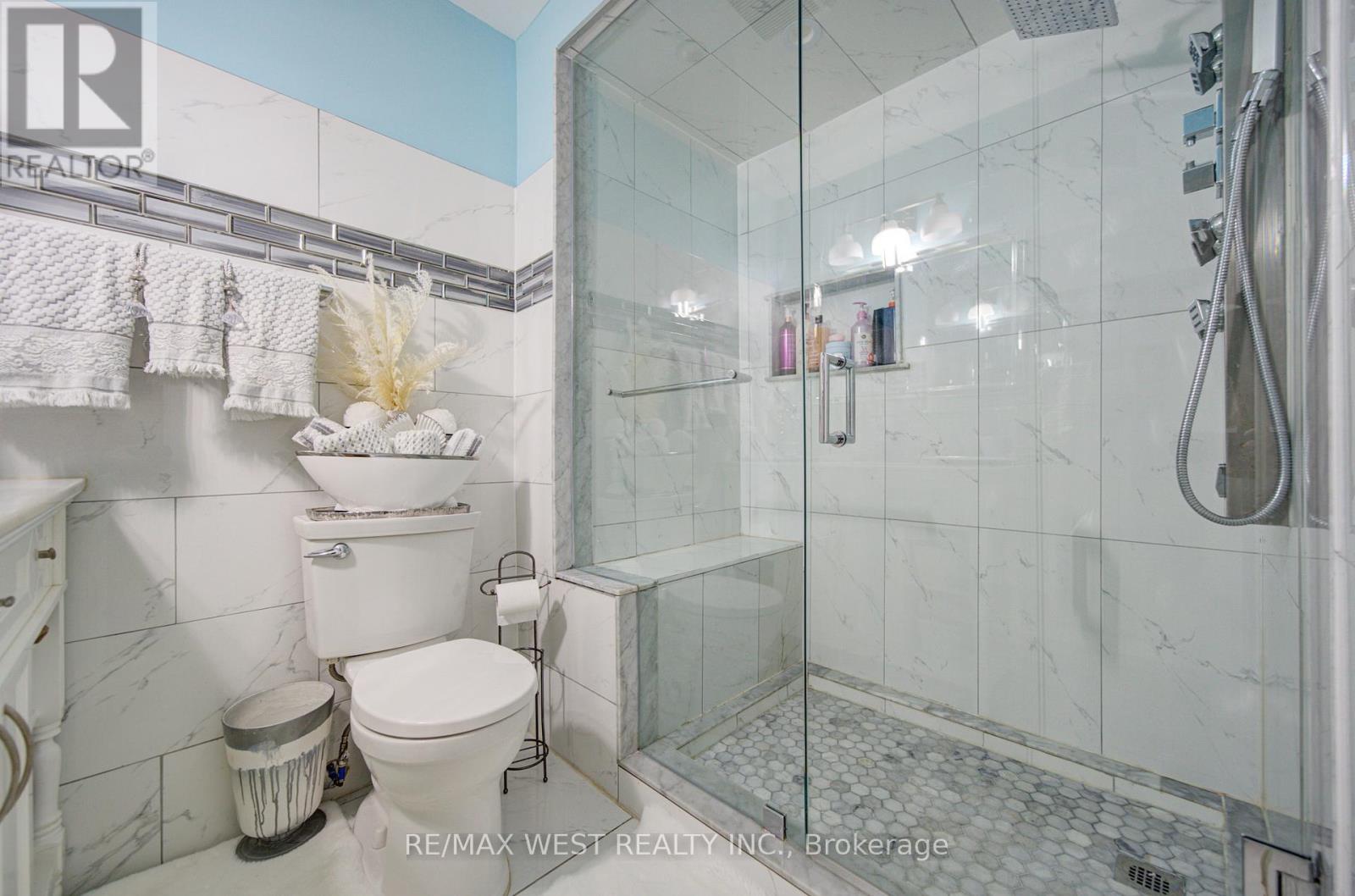 11 Danilack Court, Toronto, Ontario  M1V 4L8 - Photo 13 - E13112330
