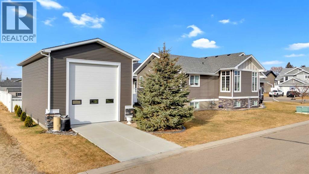 3901 49 Ave, Ponoka, Alberta  T4J 0B6 - Photo 1 - A2287534