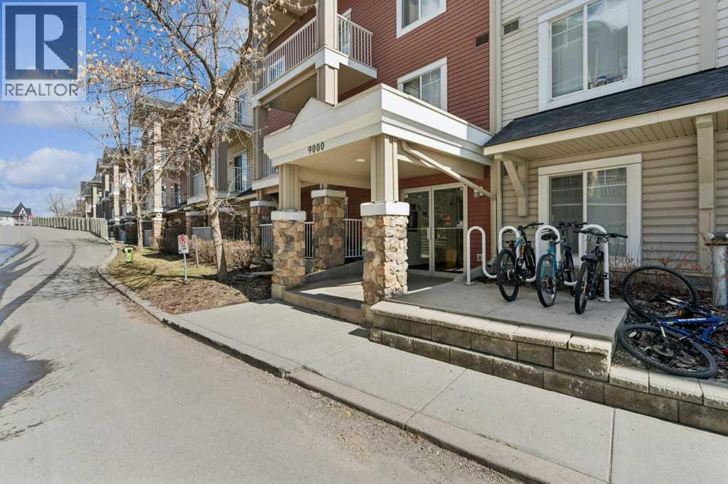 9216, 70 Panamount Drive NW, Calgary, Alberta