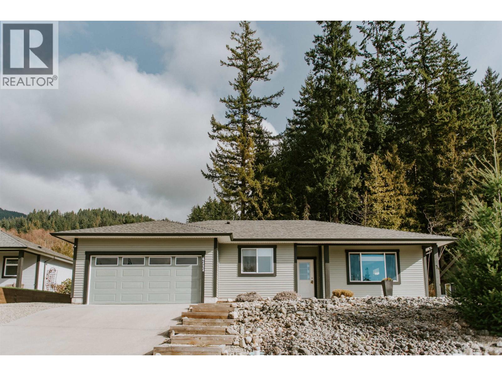 6222 SITKA ROAD, Sechelt, British Columbia