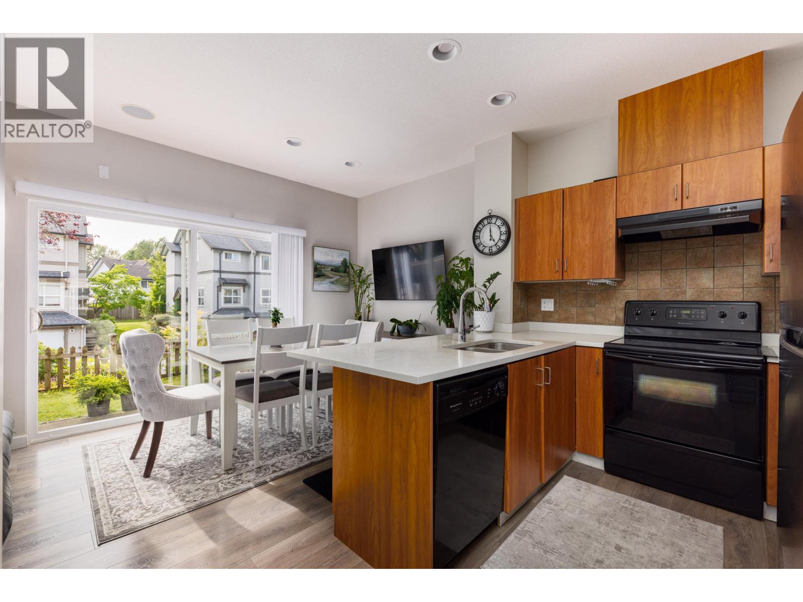 102 1055 Riverwood Gate, Port Coquitlam, British Columbia  V3B 8C3 - Photo 6 - R3122419