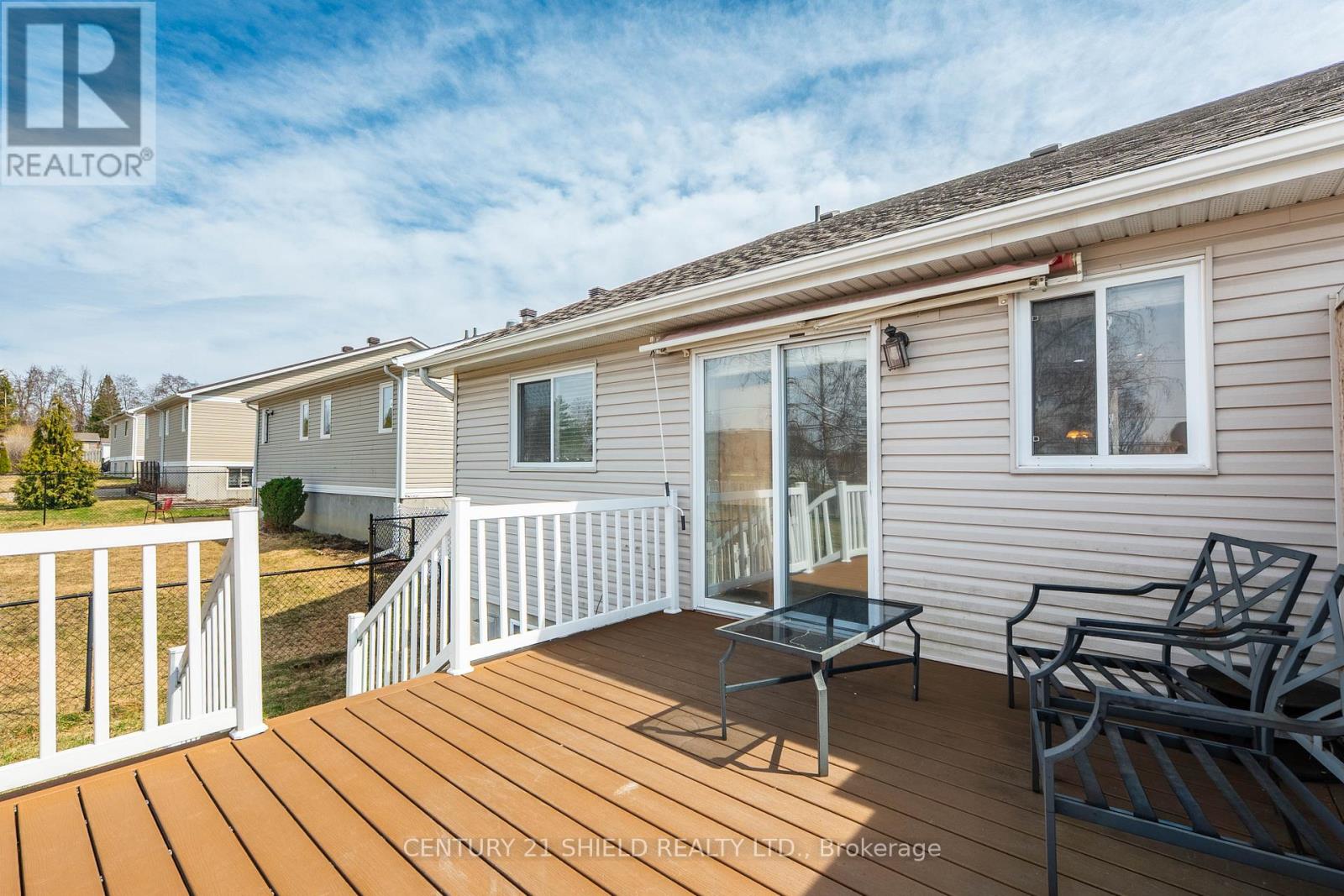 127 Hemlock Crescent, Cornwall, Ontario  K6H 7L7 - Photo 5 - X12984572