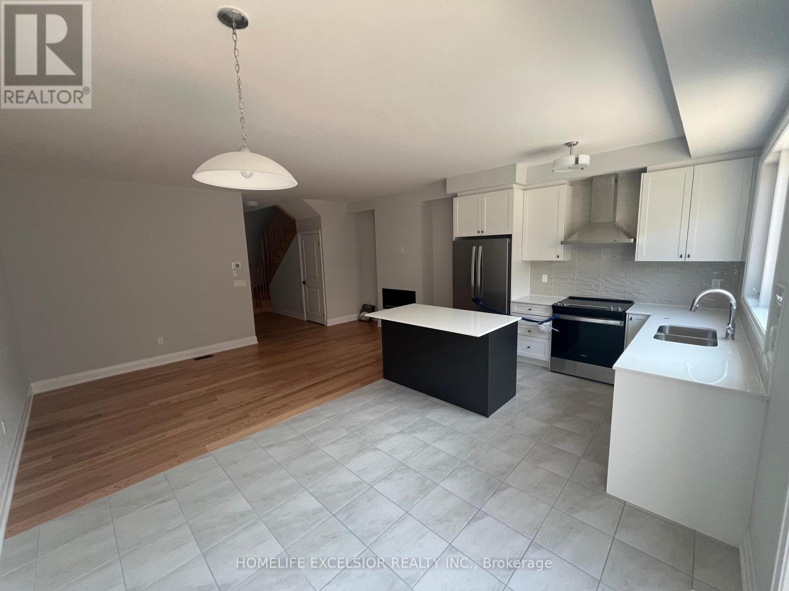 974 Crowsnest Hollow, Pickering, Ontario  L1X 0P4 - Photo 10 - E13114372