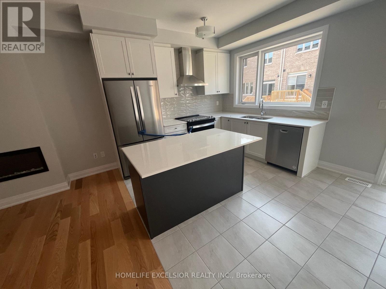 974 Crowsnest Hollow, Pickering, Ontario  L1X 0P4 - Photo 11 - E13114372