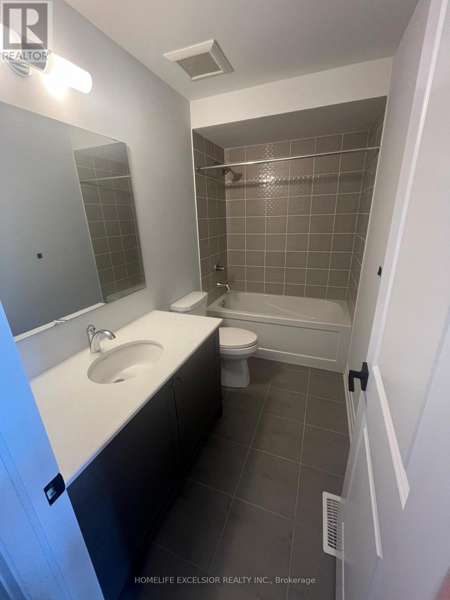 974 Crowsnest Hollow, Pickering, Ontario  L1X 0P4 - Photo 6 - E13114372