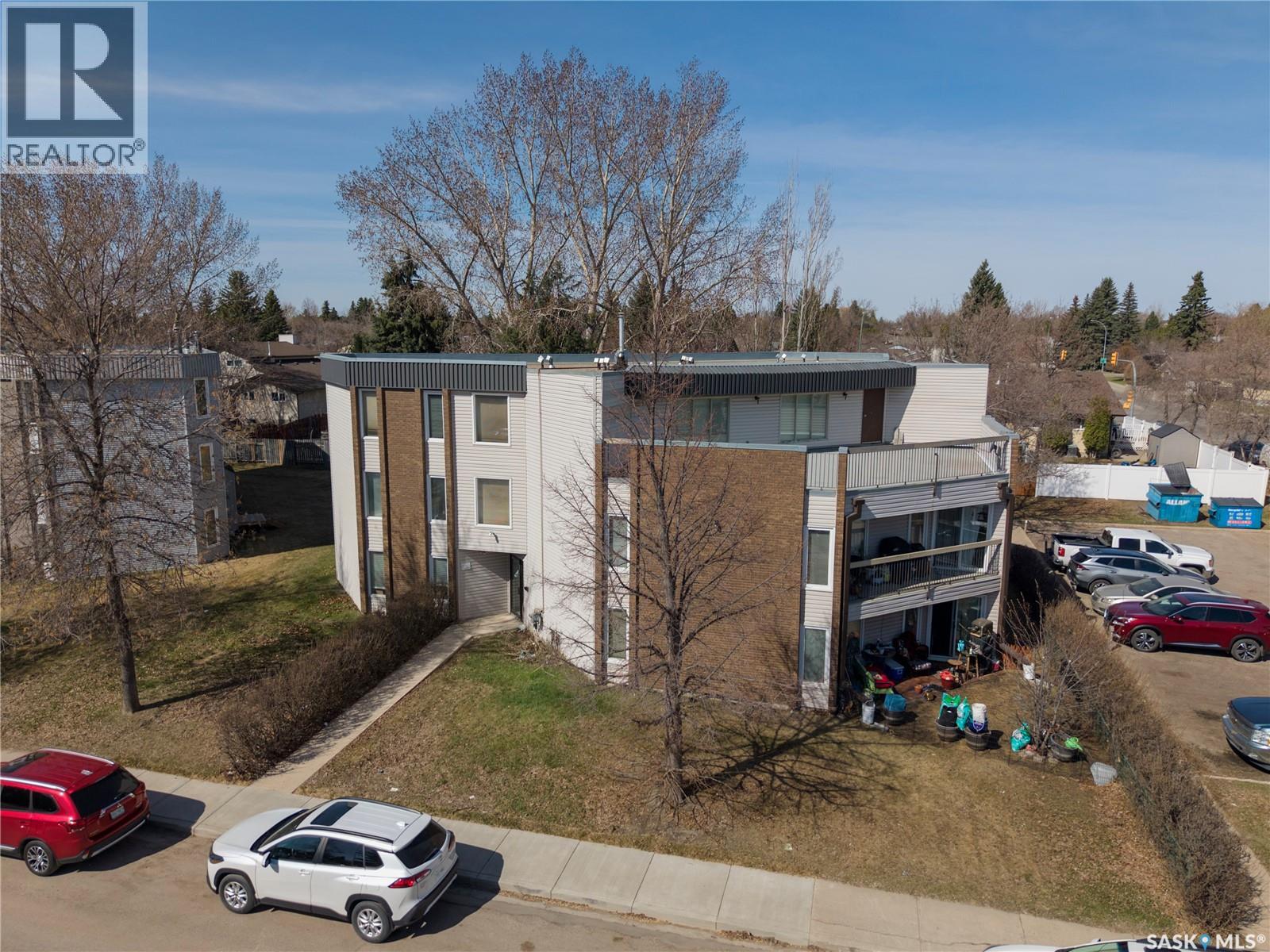 303 302 Tait Crescent, Saskatoon, Saskatchewan  S7H 5L2 - Photo 1 - SK035583