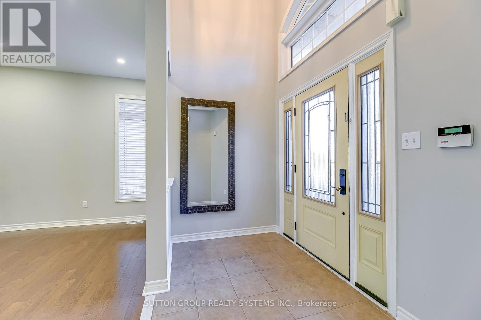 2132 Pine Glen Road, Oakville, Ontario  L6M 5B4 - Photo 3 - W13114352