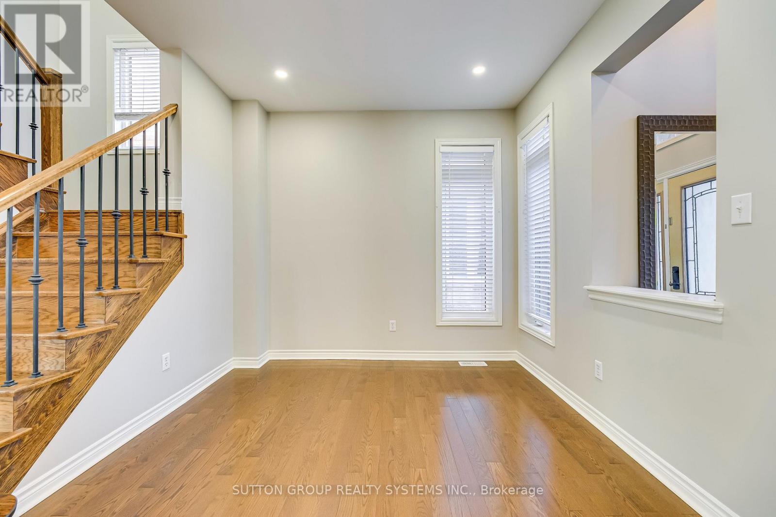 2132 Pine Glen Road, Oakville, Ontario  L6M 5B4 - Photo 6 - W13114352