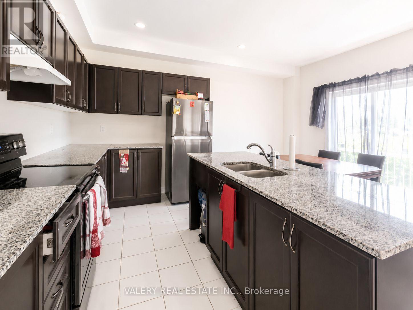 407 Linden Drive, Cambridge, Ontario  N3H 5L5 - Photo 2 - X13114360