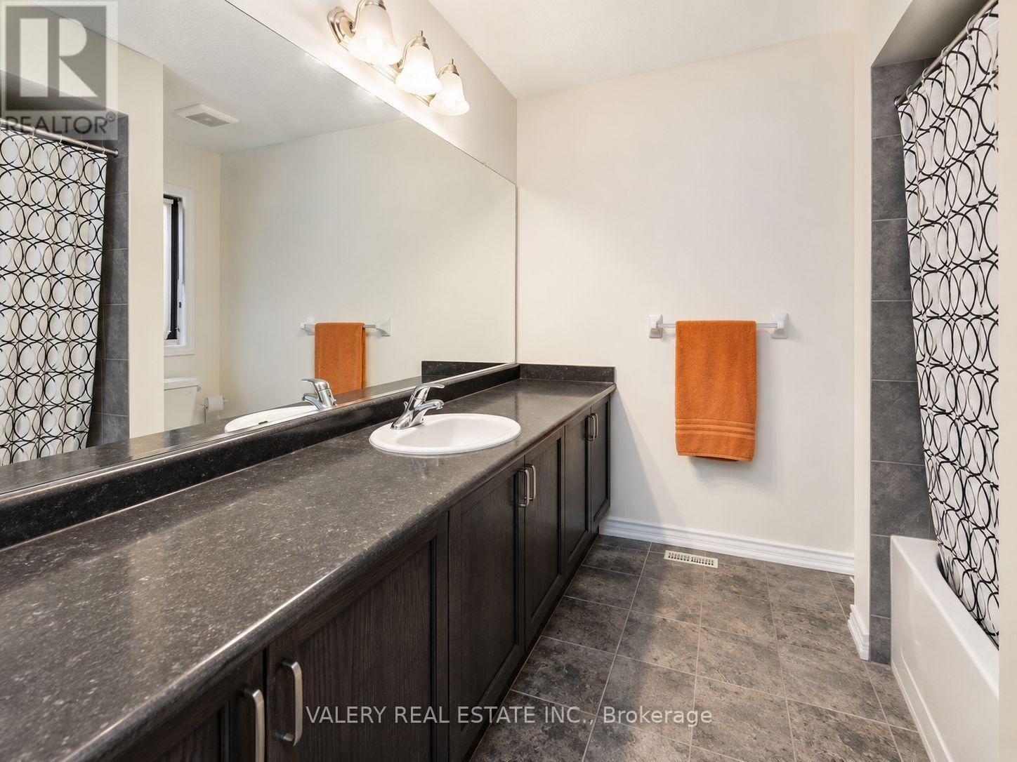 407 Linden Drive, Cambridge, Ontario  N3H 5L5 - Photo 4 - X13114360