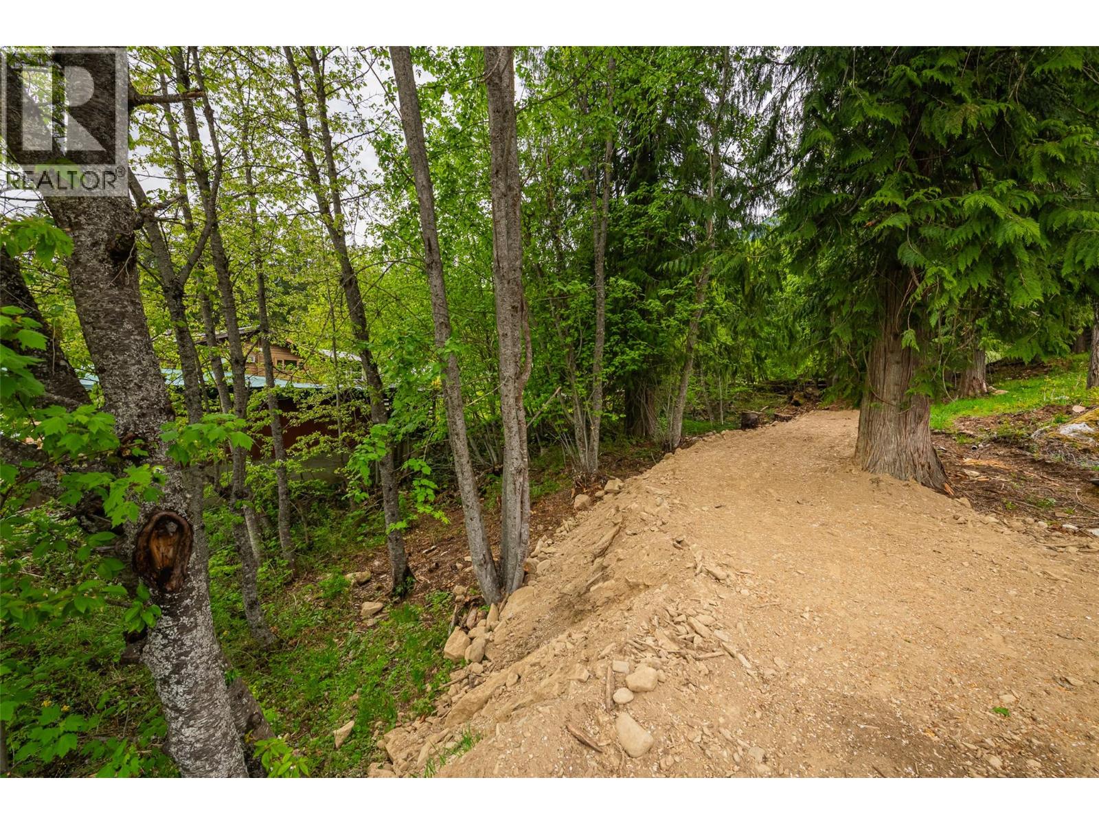 1524 Russel Avenue, Riondel, British Columbia  V0B 2B0 - Photo 8 - 10385462