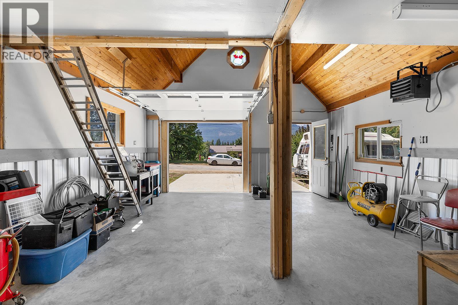 1524 Russel Avenue, Riondel, British Columbia  V0B 2B0 - Photo 12 - 10385462