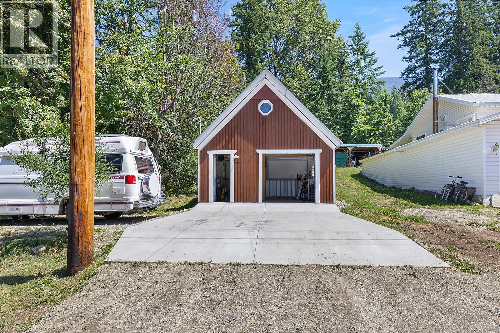 1524 Russel Avenue, Riondel, British Columbia  V0B 2B0 - Photo 11 - 10385462