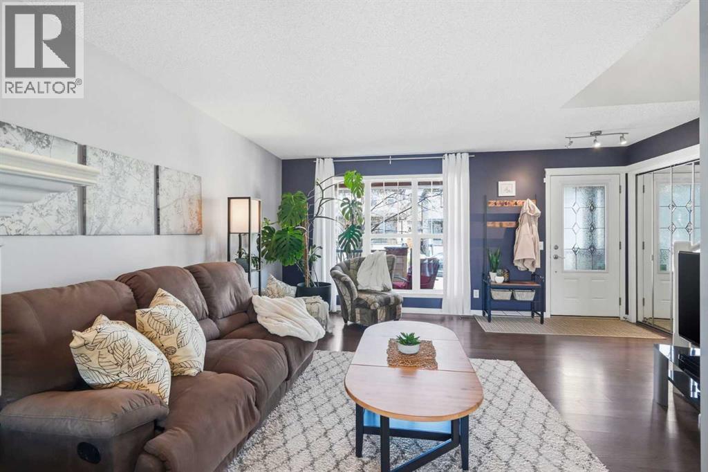 127 Tuscany Valley Rise NW, Calgary, Alberta  T3L 2J1 - Photo 4 - A2296700