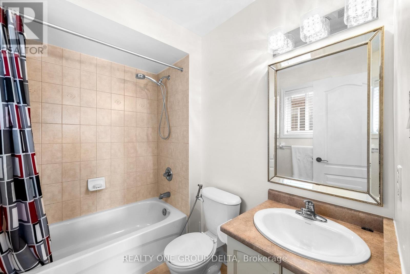 8 Charlemagne Avenue, Barrie, Ontario  L4M 0A9 - Photo 33 - S13109100