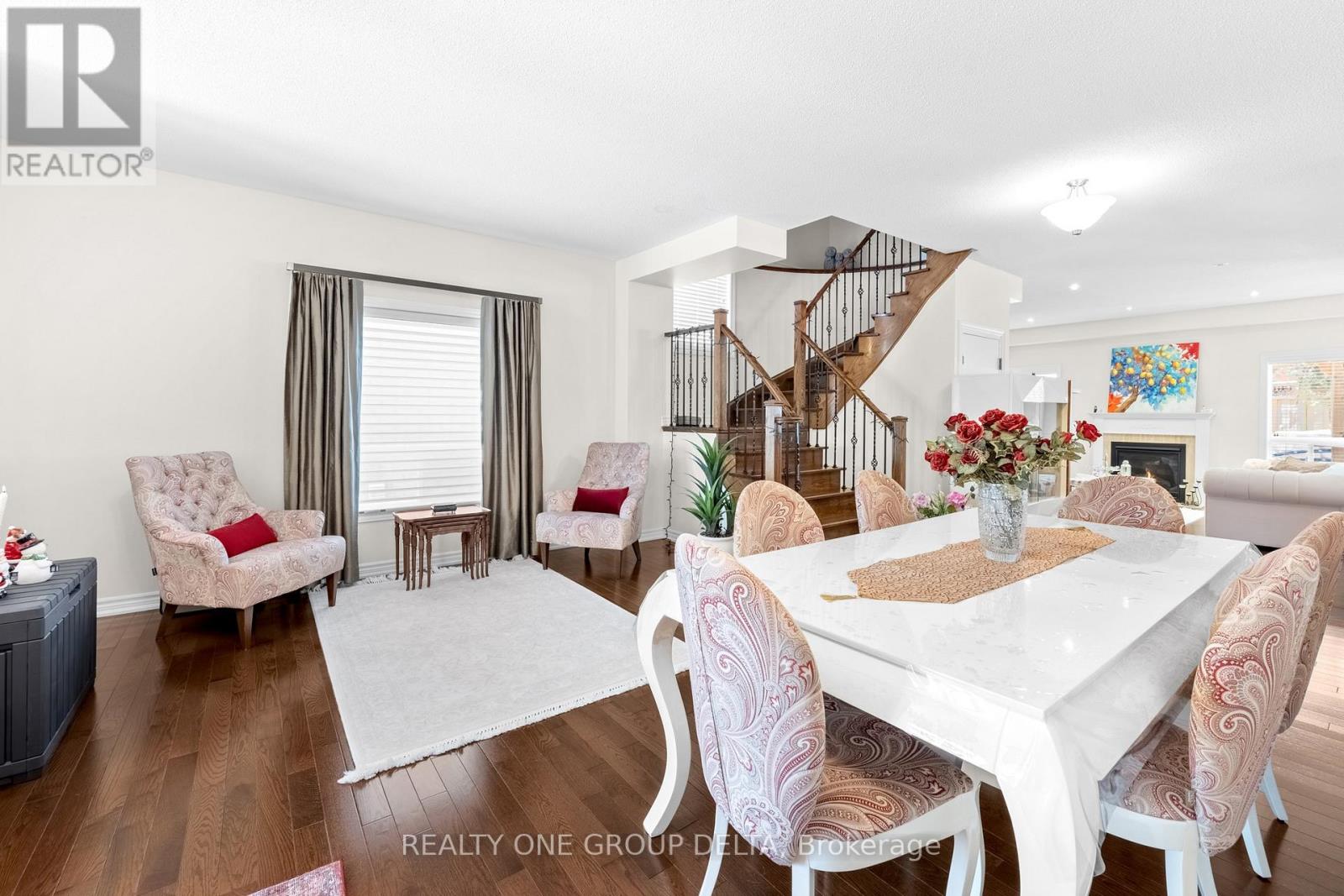 8 Charlemagne Avenue, Barrie, Ontario  L4M 0A9 - Photo 7 - S13109100