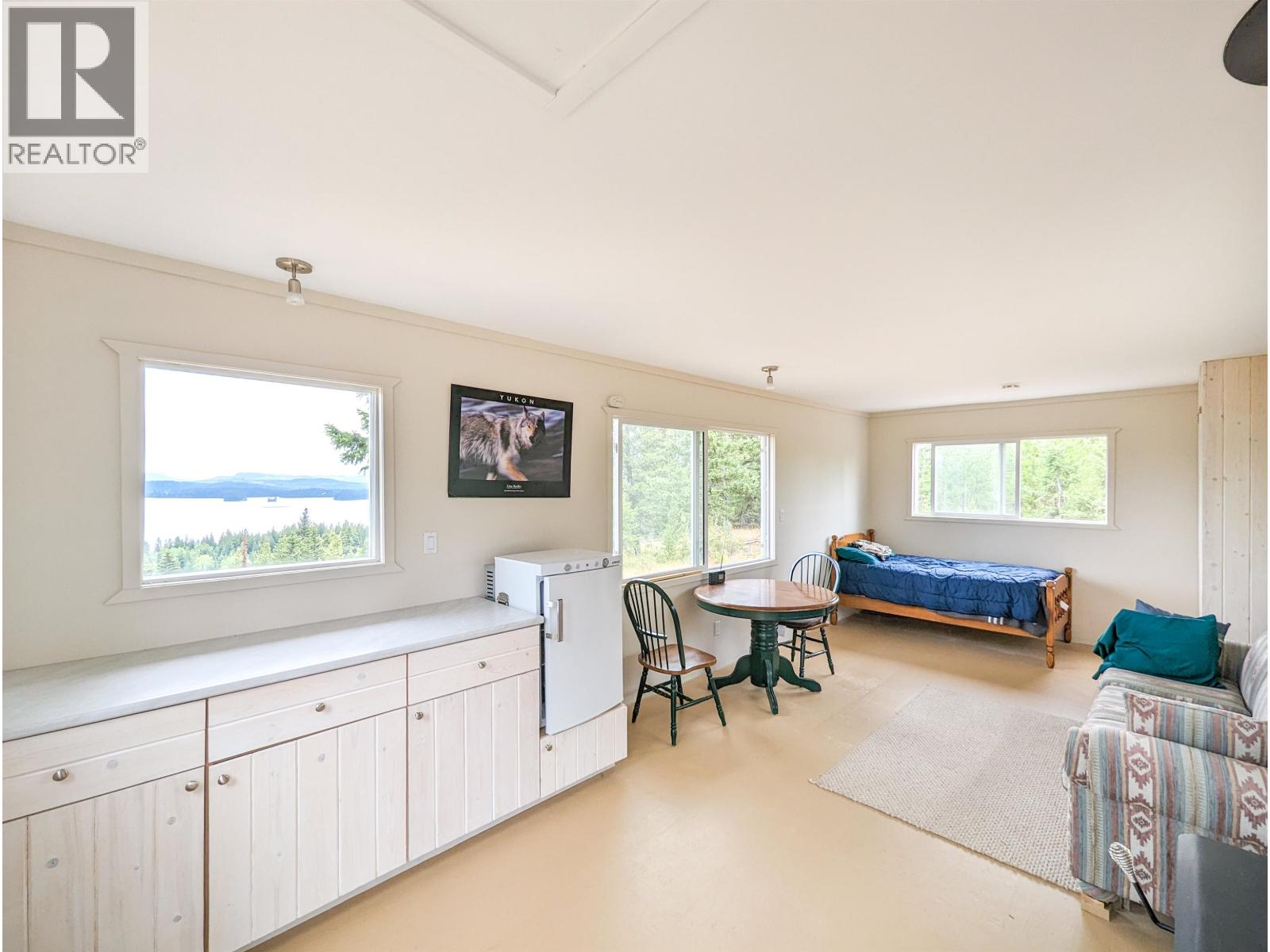 7872 Brown Road, Bridge Lake, British Columbia  V0K 1E0 - Photo 5 - R3122440