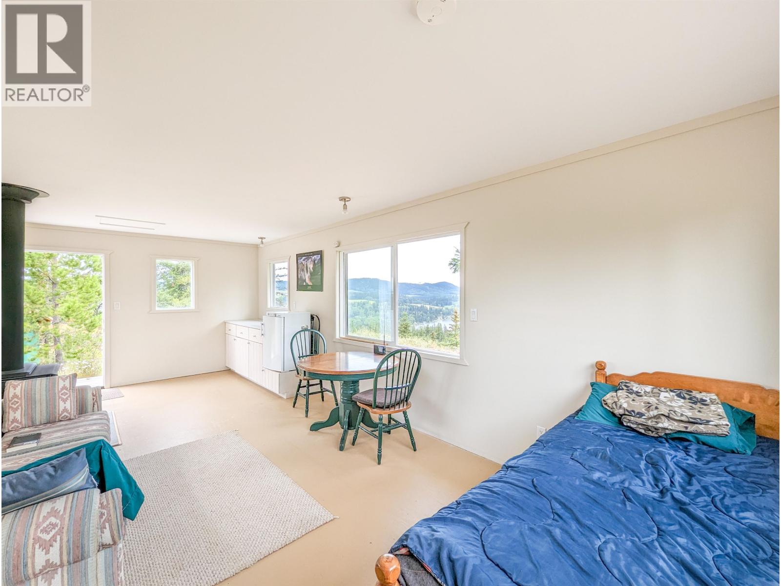 7872 Brown Road, Bridge Lake, British Columbia  V0K 1E0 - Photo 6 - R3122440