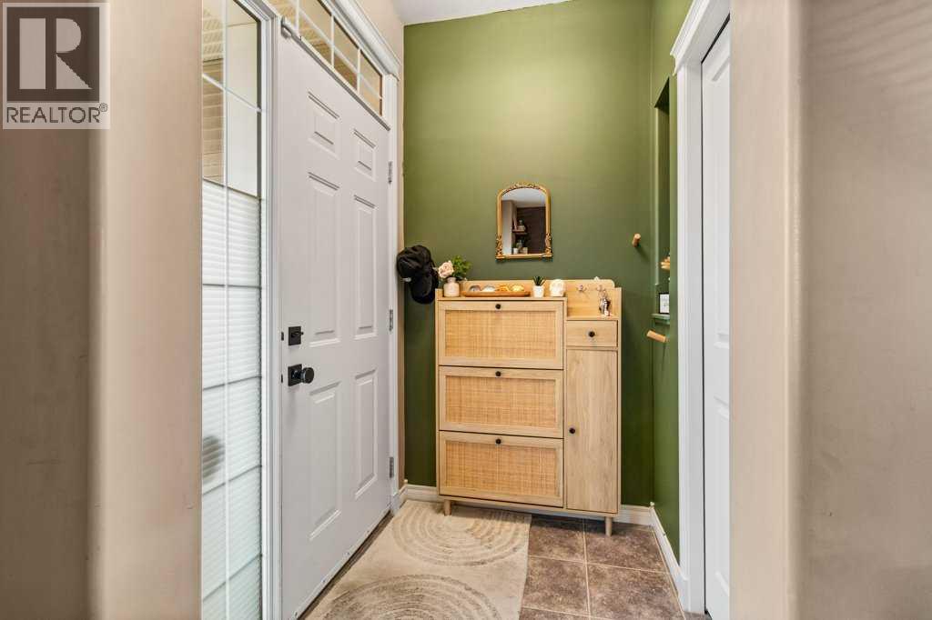 13 Kanten Close, Red Deer, Alberta  T4P 4E6 - Photo 4 - A2309952