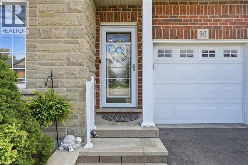 96 Abbotsford Trail, Hamilton, Ontario  L9B 0A4 - Photo 3 - 40829314
