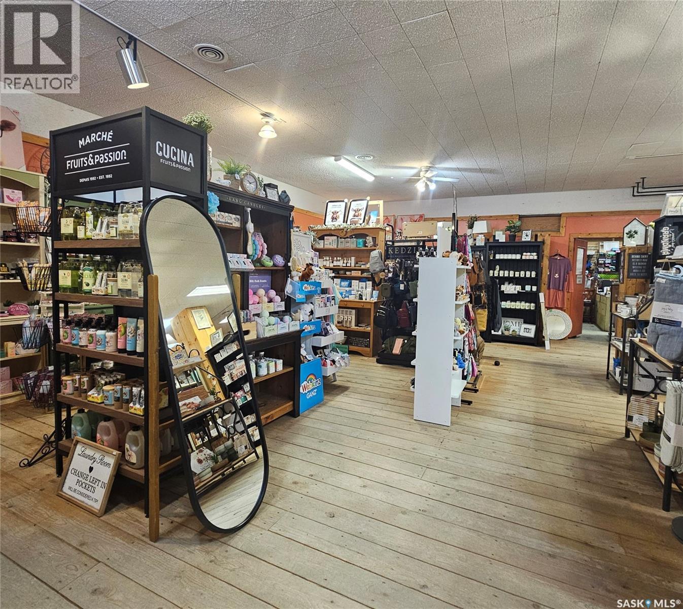 147 Central Avenue N, Swift Current, Saskatchewan  S9H 0K9 - Photo 12 - SK027020