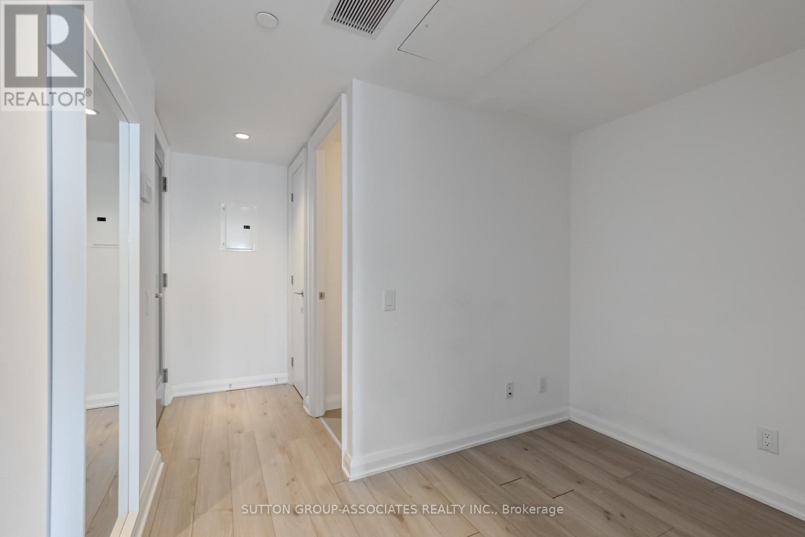2601 - 155 Yorkville Avenue, Toronto, Ontario M5R 0B4 - Photo 2 - C13114402