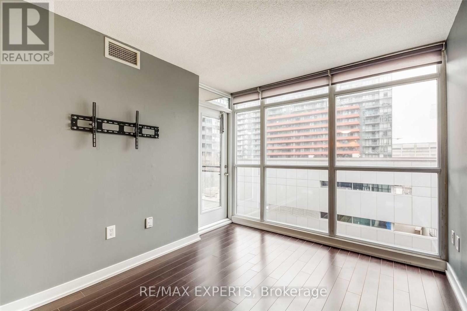 605 - 8 Telegram Mews, Toronto, Ontario  M5V 3Z5 - Photo 15 - C13114408