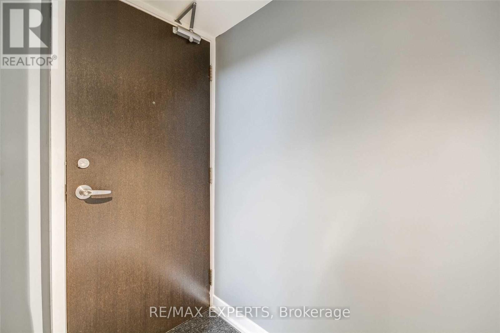 605 - 8 Telegram Mews, Toronto, Ontario  M5V 3Z5 - Photo 3 - C13114408