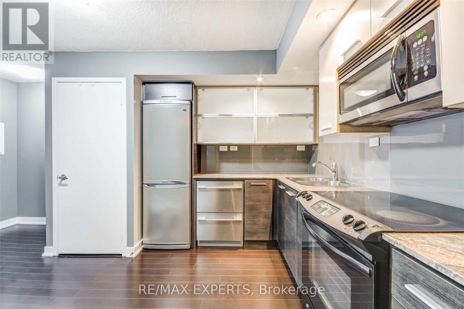 605 - 8 Telegram Mews, Toronto, Ontario  M5V 3Z5 - Photo 5 - C13114408