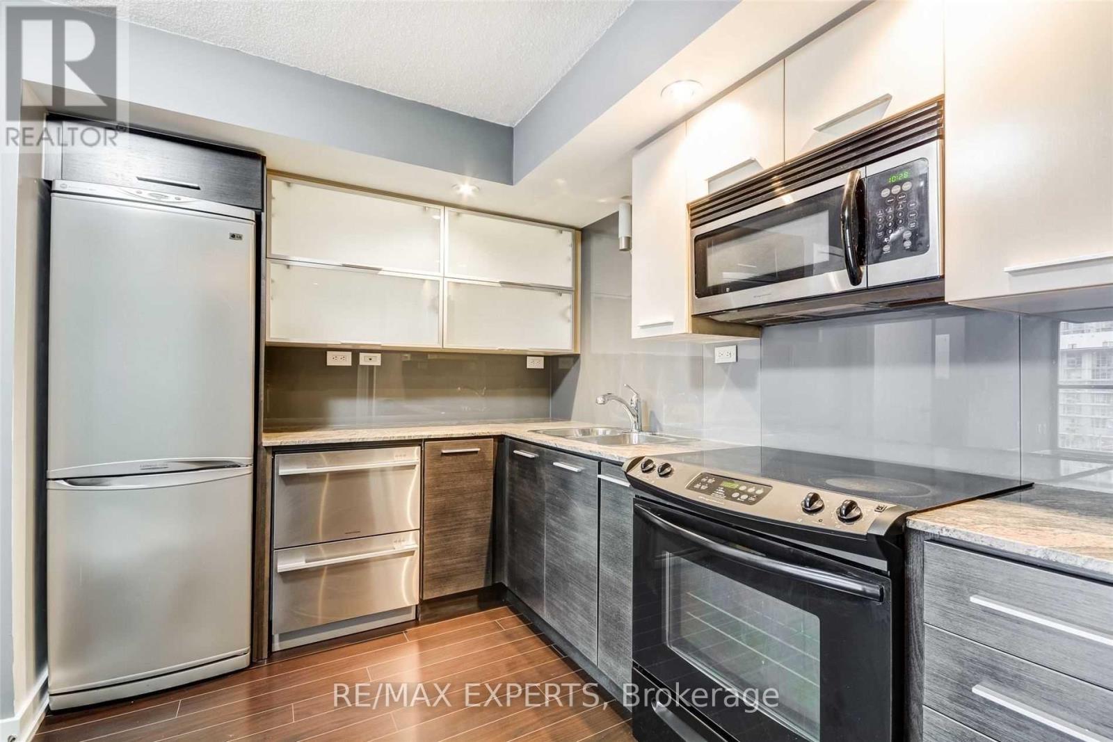 605 - 8 Telegram Mews, Toronto, Ontario  M5V 3Z5 - Photo 6 - C13114408