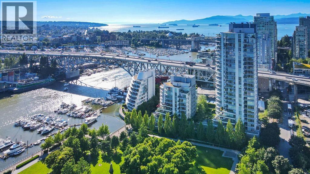 806 633 KINGHORNE MEWS, Vancouver, British Columbia