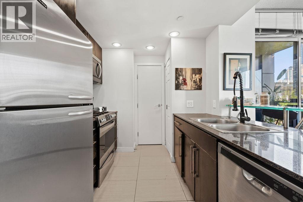 806 633 Kinghorne Mews, Vancouver, British Columbia  V6Z 3H3 - Photo 5 - R3122423