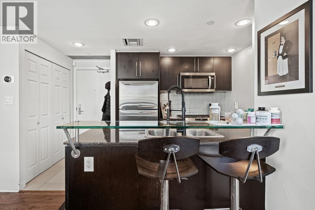 806 633 Kinghorne Mews, Vancouver, British Columbia  V6Z 3H3 - Photo 8 - R3122423