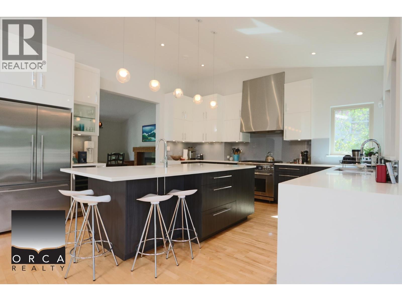 3685 Sunnycrest Drive, North Vancouver, British Columbia  V7R 3C5 - Photo 4 - R3122430