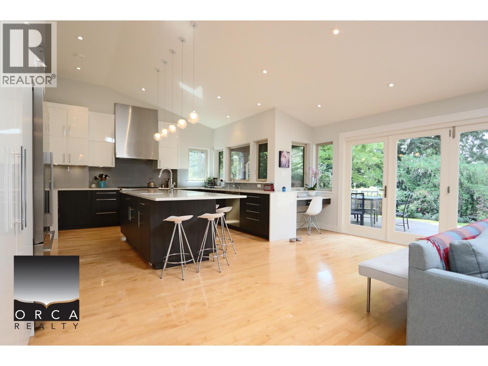 3685 Sunnycrest Drive, North Vancouver, British Columbia  V7R 3C5 - Photo 6 - R3122430