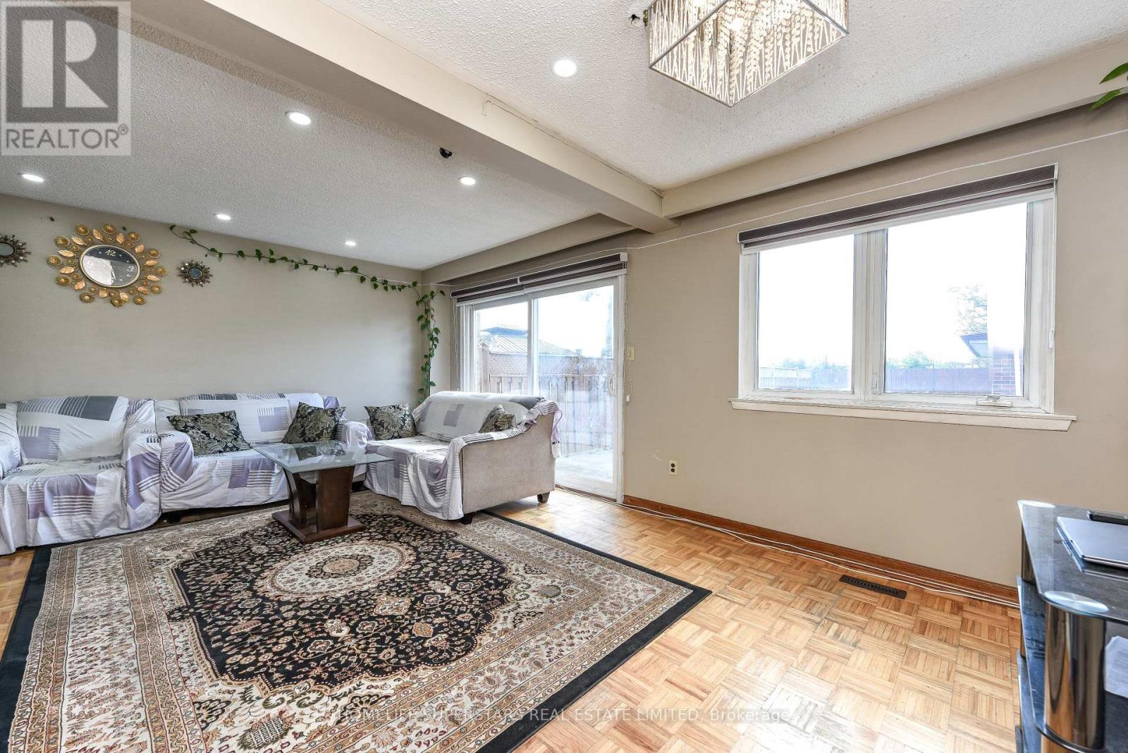 3280 Clara Drive, Mississauga, Ontario  L4T 2C7 - Photo 14 - W13114416