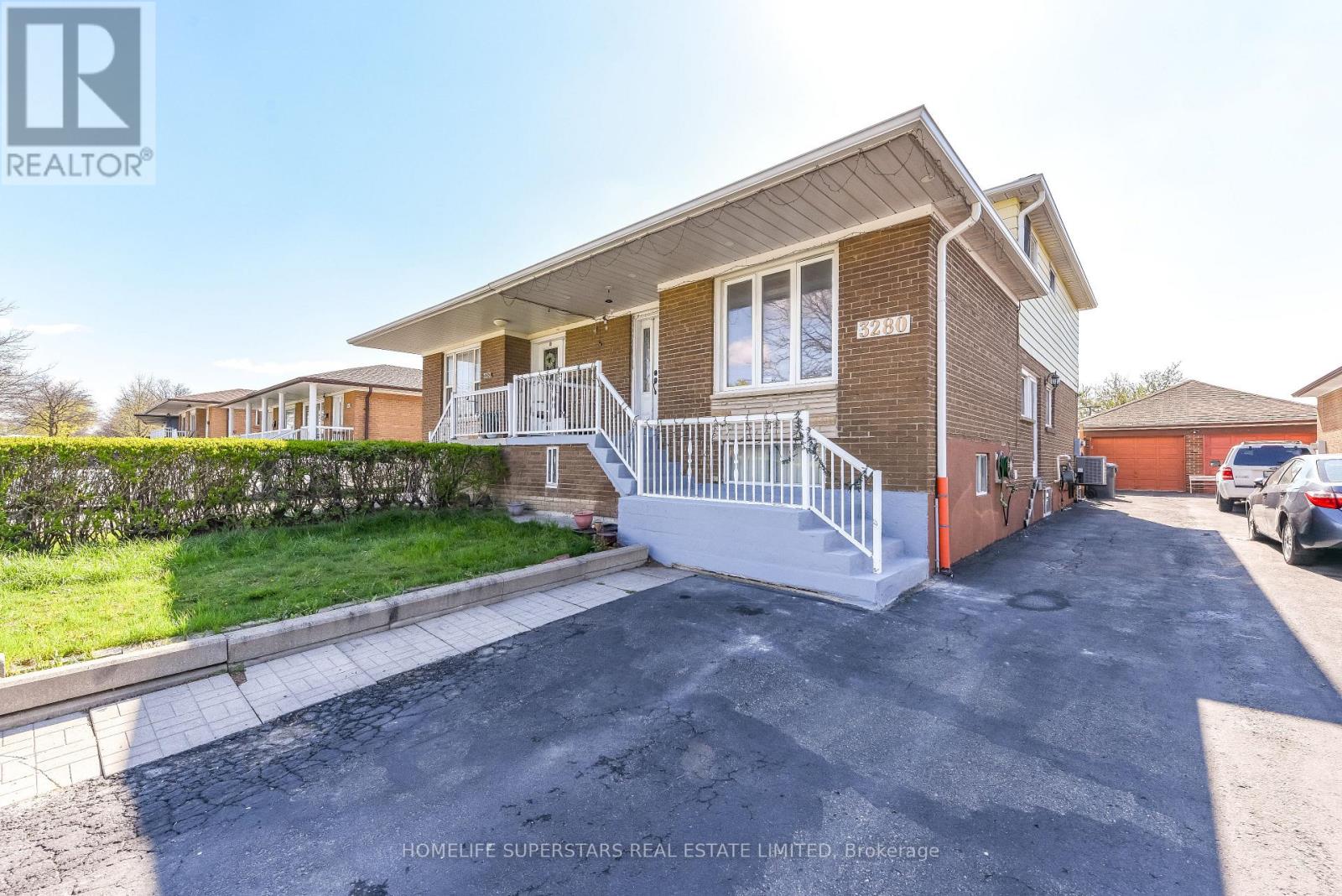 3280 Clara Drive, Mississauga, Ontario  L4T 2C7 - Photo 2 - W13114416