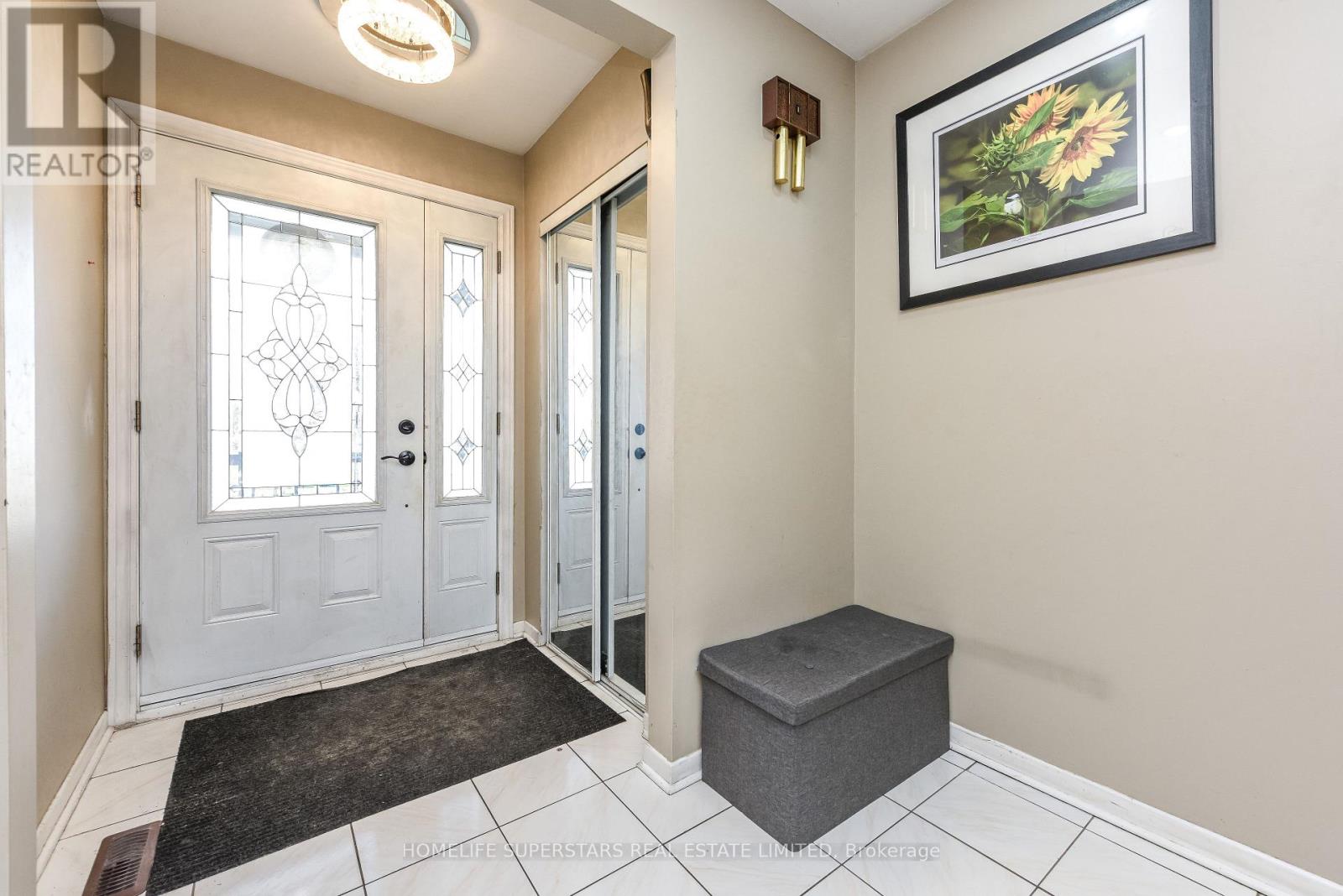 3280 Clara Drive, Mississauga, Ontario  L4T 2C7 - Photo 3 - W13114416