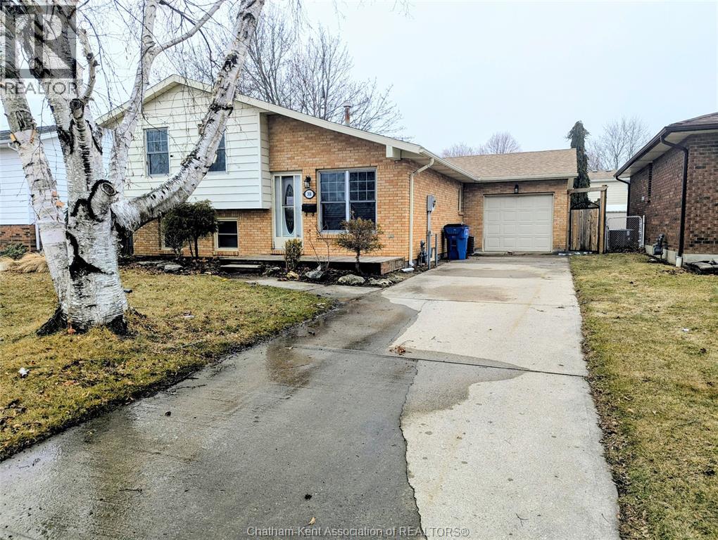 308 VALLEY ROAD, Chatham, Ontario