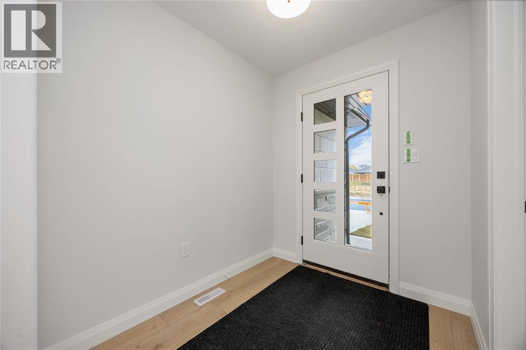 230 Nicholas Street, Sarnia photo 4