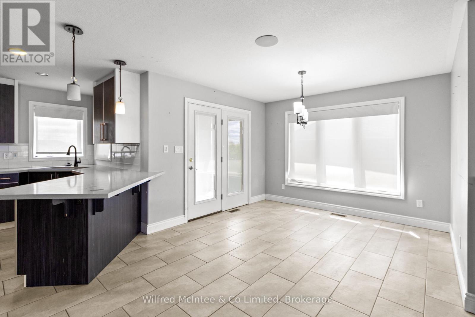 105 12th Avenue A Avenue, Hanover, Ontario N4N 3V1 - Photo 11 - X13114440