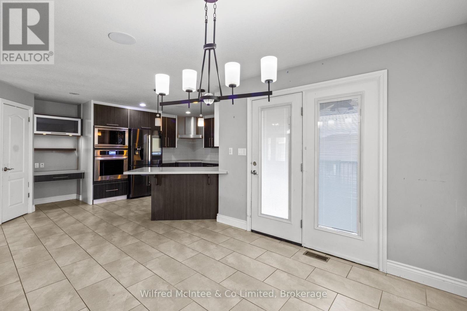 105 12th Avenue A Avenue, Hanover, Ontario N4N 3V1 - Photo 8 - X13114440